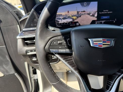 Used 2021 Cadillac Escalade ESV Sport w/ Driver Assist Tech Package AWD/4WD image 23