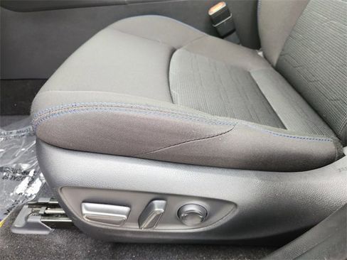 Used 2024 Toyota RAV4 SE image 18