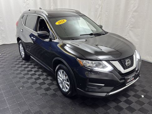 Used 2018 Nissan Rogue SV image 11