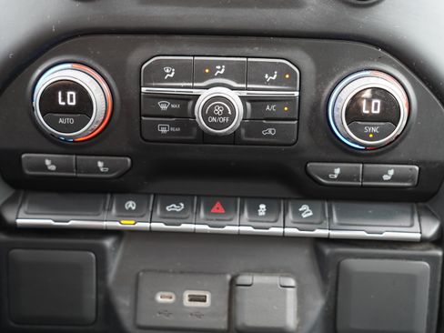 Used 2022 Chevrolet Silverado 1500 RST AWD/4WD image 25