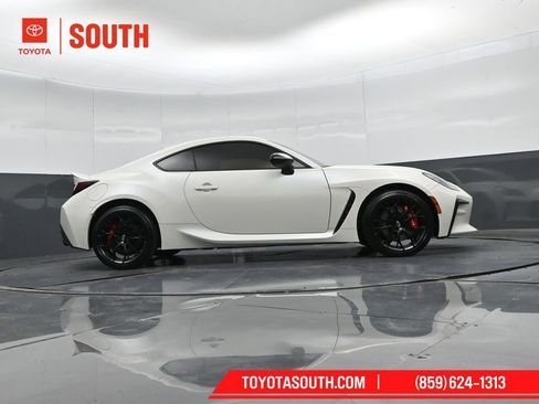 Used 2025 Toyota GR86 Premium w/ Performance Package RWD image 32