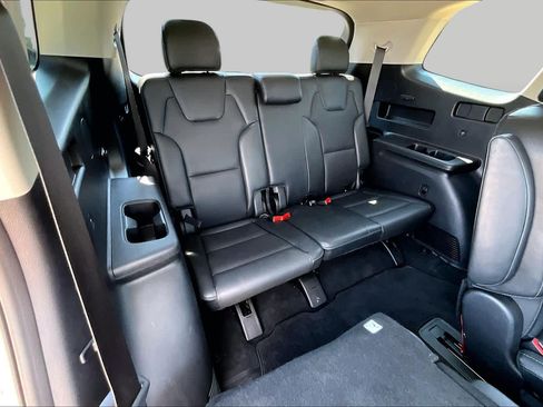 Used 2025 Kia Telluride S FWD image 35