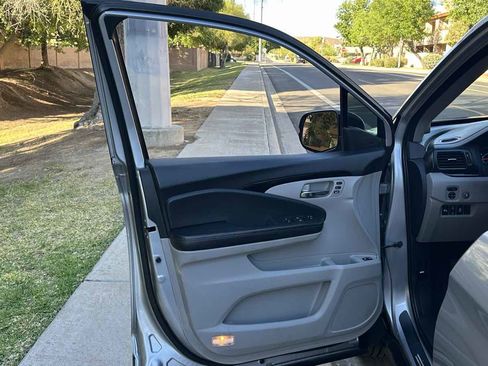 Used 2019 Honda Pilot Touring image 49