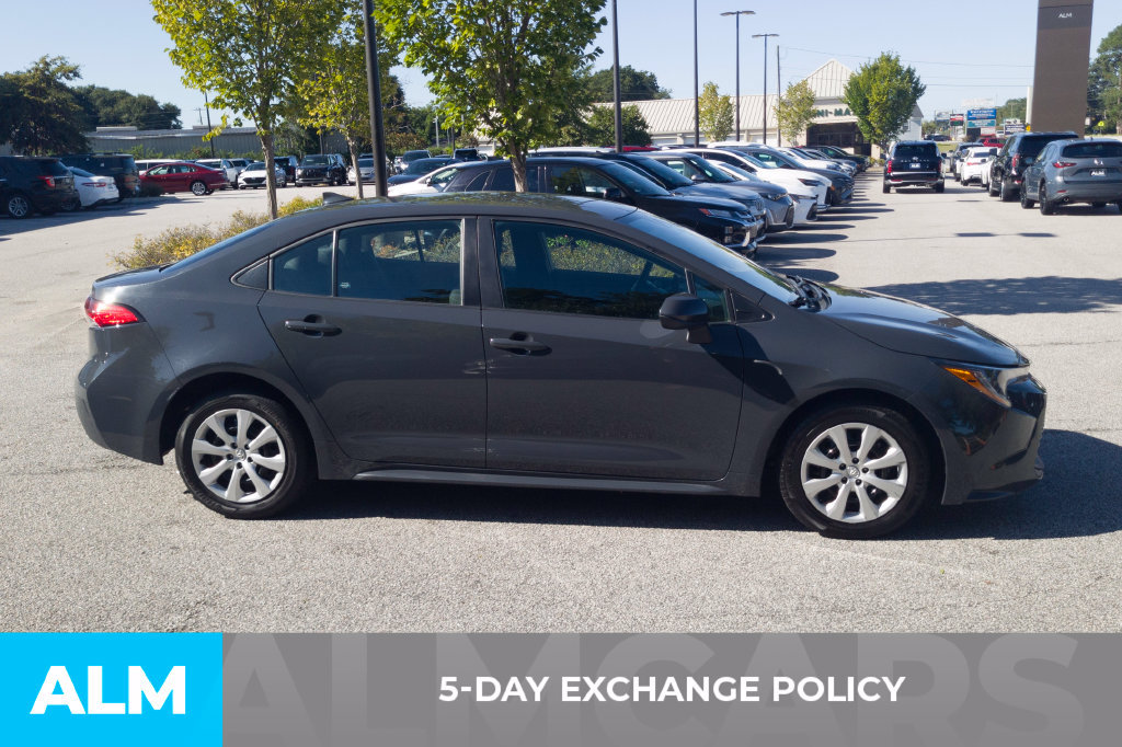 Used 2024 Toyota Corolla LE FWD image 3