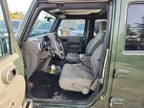 Used 2008 Jeep Wrangler Unlimited Sahara w/ Dual Top Group image 15