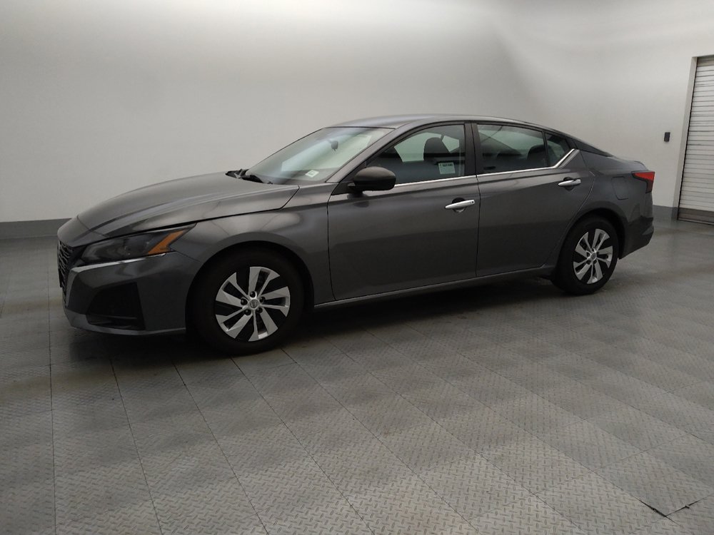 Used 2024 Nissan Altima 2.5 S FWD image 2