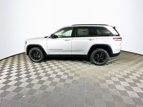 New 2026 Jeep Grand Cherokee Altitude AWD/4WD image 6