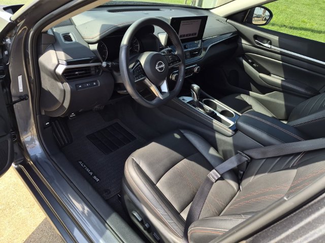Used 2024 Nissan Altima 2.5 SR w/ SR Premium Package FWD image 19