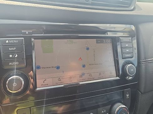Used 2019 Nissan Rogue SL AWD/4WD image 11