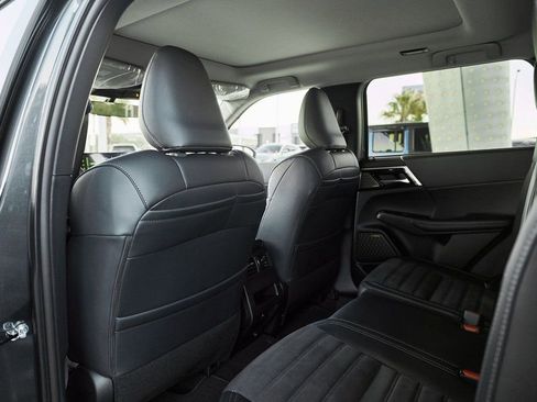 New 2026 Mitsubishi Outlander SE FWD image 25