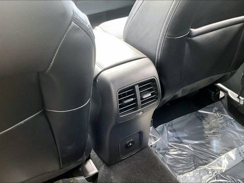 Used 2024 Ford Escape ST-Line w/ Tech Pack #1 AWD/4WD image 35