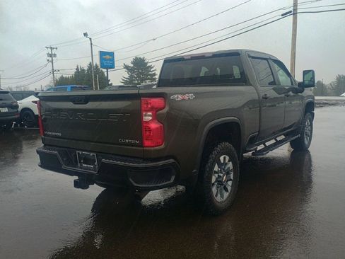 Used 2023 Chevrolet Silverado 2500 Custom w/ Custom Convenience Package image 7