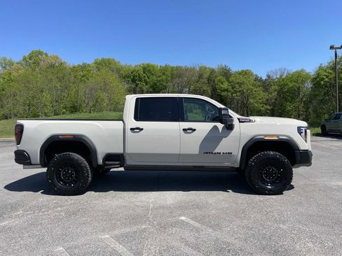 New 2026 GMC Sierra 2500 AT4X w/ AT4X AEV Edition AWD/4WD image 2