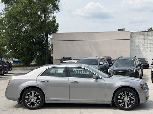 Used 2014 Chrysler 300 S AWD/4WD image 4