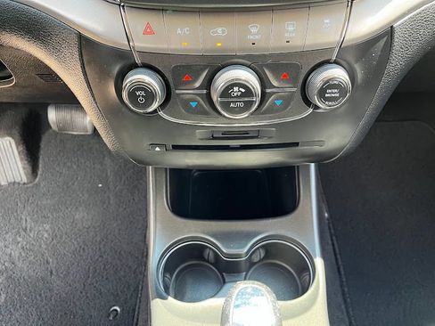 Used 2019 Dodge Journey Crossroad AWD/4WD image 18