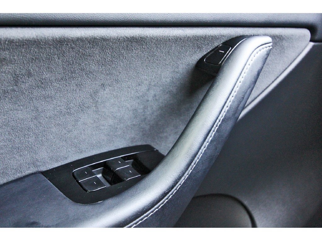 Used 2020 Tesla Model Y Long Range AWD/4WD image 16