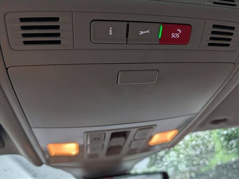 Certified 2025 Volkswagen Jetta SE w/ Sunroof Package FWD image 35