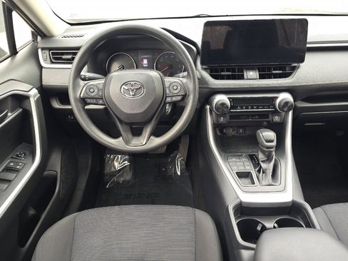 Used 2020 Toyota RAV4 LE image 13