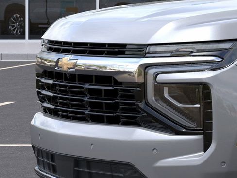 New 2025 Chevrolet Suburban LS image 13