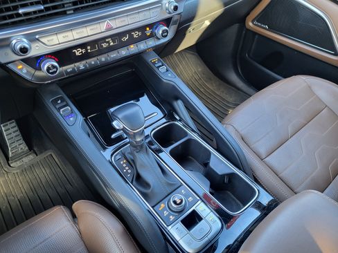 Used 2022 Kia Telluride SX w/ SX Prestige Package image 26