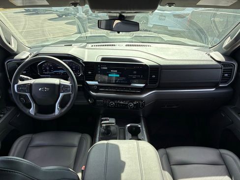 Used 2025 Chevrolet Silverado 1500 LT Trail Boss w/ Convenience Package II image 17