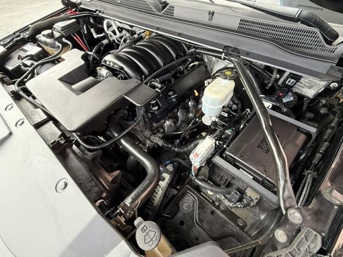 Used 2018 Cadillac Escalade Luxury AWD/4WD image 23