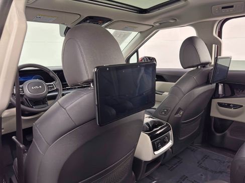 Used 2024 Kia Carnival SX Prestige image 39