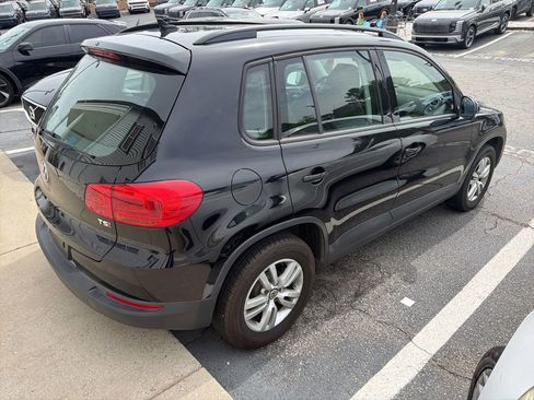 Used 2017 Volkswagen Tiguan S image 5