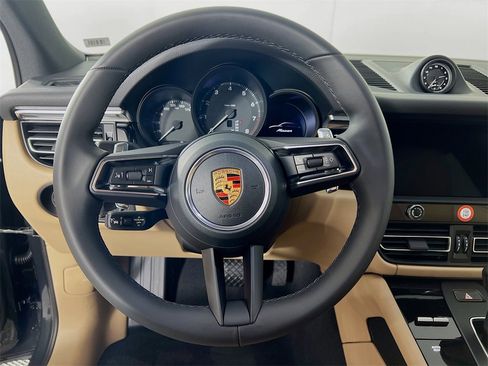 New 2026 Porsche Macan image 12