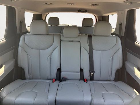Used 2022 Hyundai Palisade SEL w/ 8P Bench Seat Package FWD image 8