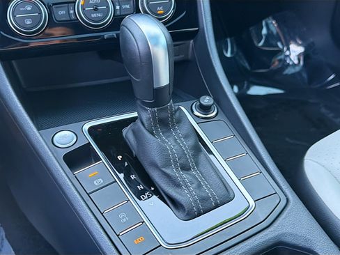 Used 2020 Volkswagen Jetta R-Line image 25