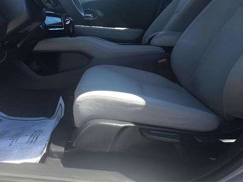 Used 2019 Honda HR-V EX image 12
