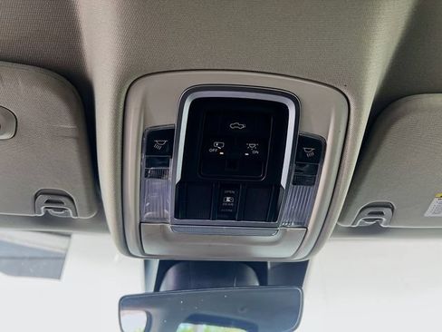 Used 2022 RAM 1500 Laramie AWD/4WD image 19