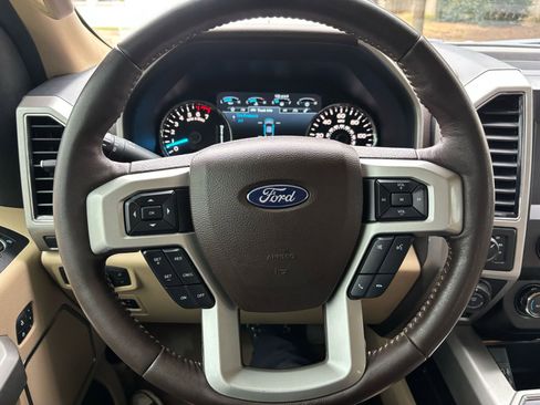 Used 2019 Ford F150 Lariat image 23