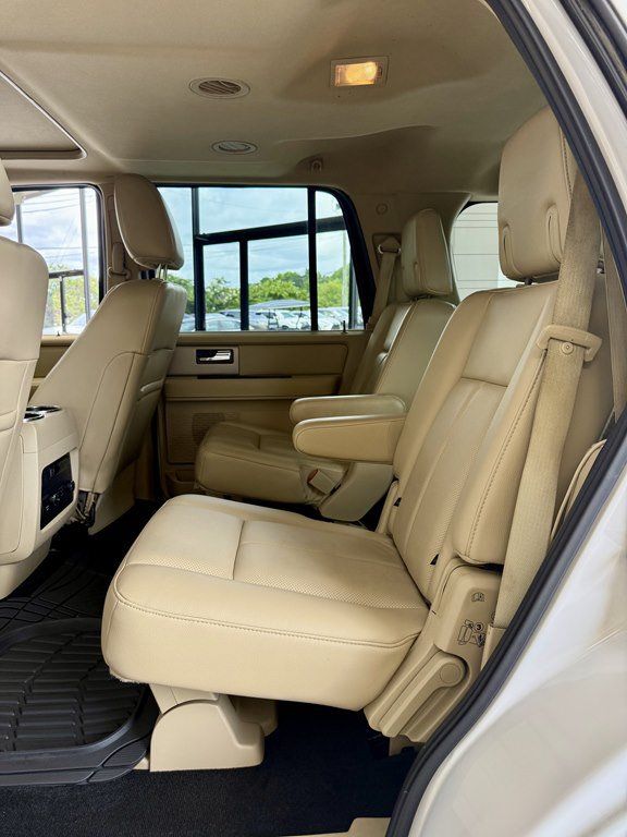 Used 2017 Ford Expedition Limited RWD image 16