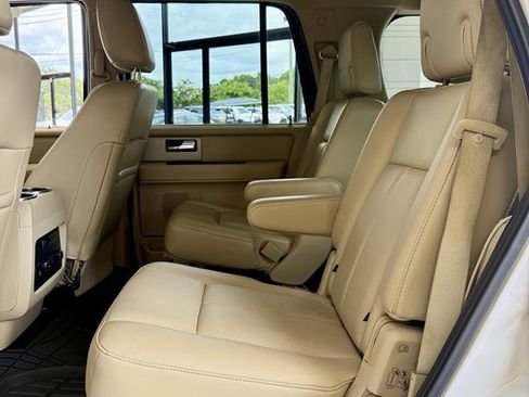 Used 2017 Ford Expedition Limited RWD image 16