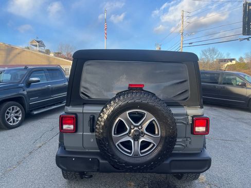 Used 2018 Jeep Wrangler Unlimited Sport S AWD/4WD image 6