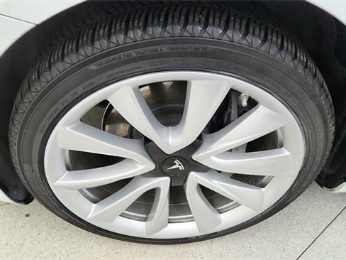 Used 2019 Tesla Model 3 Standard Range Plus image 52