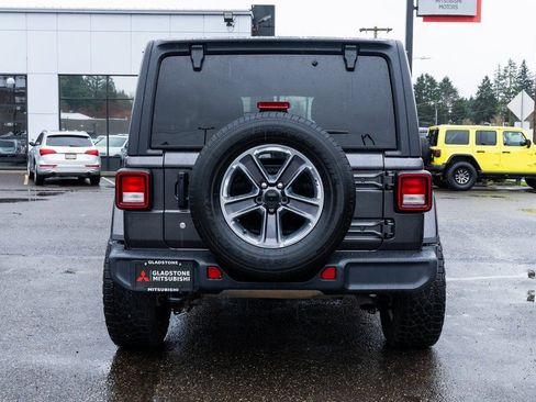 Used 2020 Jeep Wrangler Unlimited Sahara AWD/4WD image 5