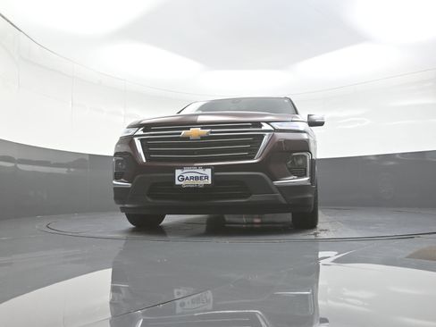Used 2023 Chevrolet Traverse LT w/ Rear Camera Mirror Package AWD/4WD image 10