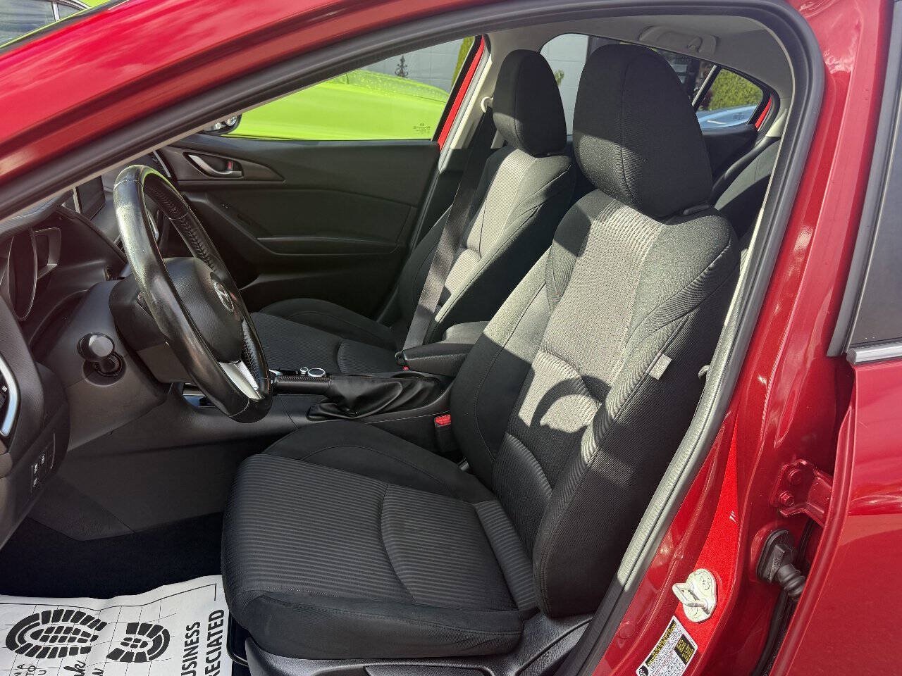 Used 2015 MAZDA MAZDA3 i Touring w/ Technology Package FWD image 11