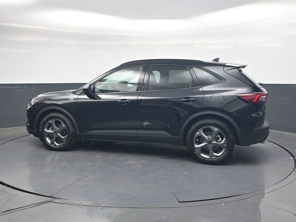 Used 2025 Ford Escape ST-Line FWD image 10
