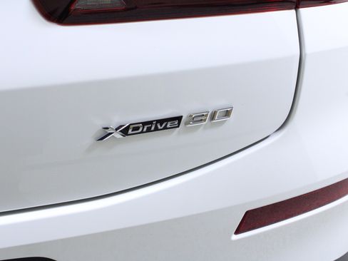 Used 2023 BMW X4 xDrive30i w/ Parking Assistance Package image 9