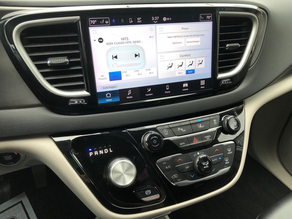 Used 2024 Chrysler Pacifica Touring-L FWD image 31