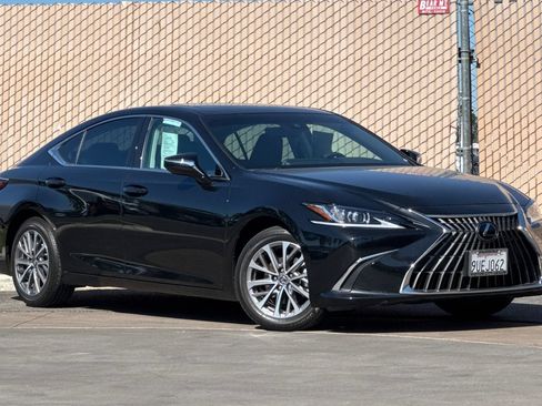 Certified 2025 Lexus ES 350 w/ Accessory Package (Z1) FWD image 2