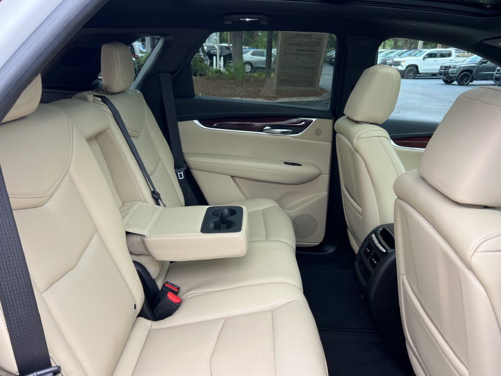 Used 2017 Cadillac XT5 Premium Luxury w/ Driver Assist Package FWD image 23