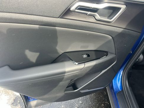 Used 2024 Kia Sportage EX image 31