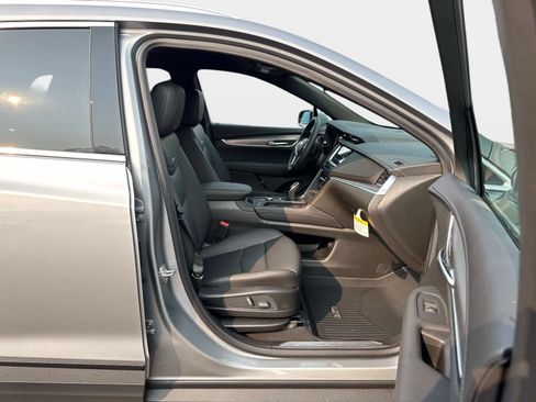 New 2026 Cadillac XT5 Luxury w/ LPO, ONYX Package FWD image 11