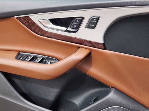 Used 2019 Audi Q7 2.0T Premium Plus w/ Premium Plus Package image 12