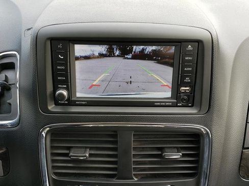 Used 2016 Dodge Grand Caravan SXT w/ Rear Park Assist Package image 21